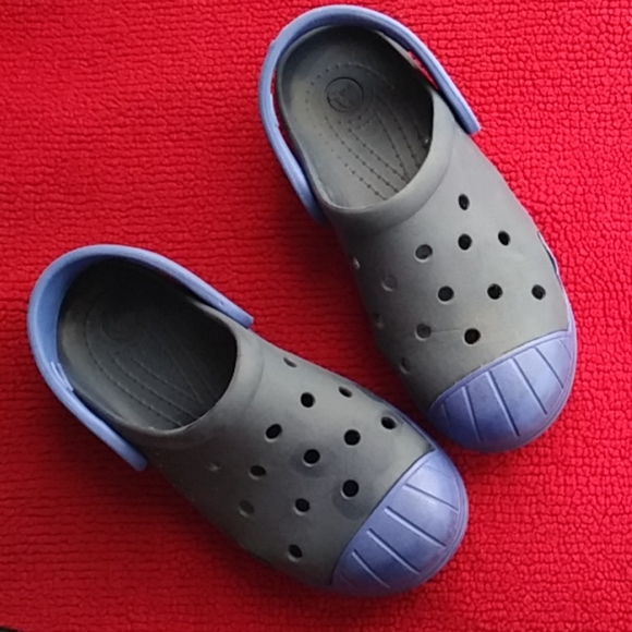 Crocs size J1, black and blue. Good used condition - Picture 1 of 8